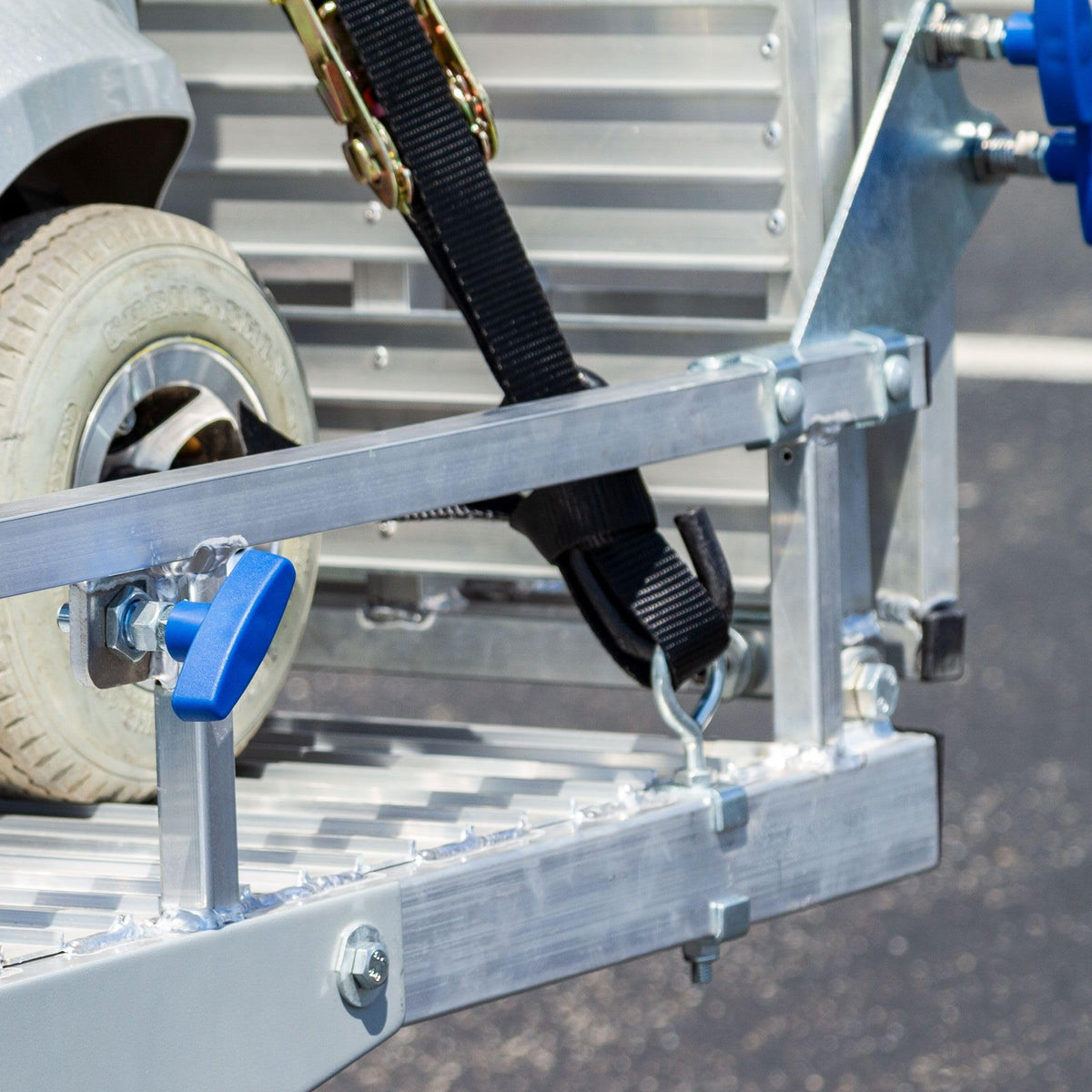 Scooter Wheelchair Hitch Carrier with Ramp, 500 lb Capacity K392461
